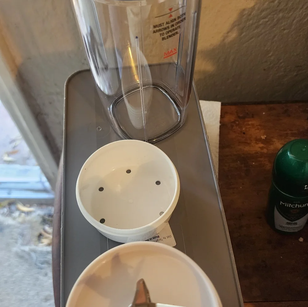 Brand new portable bionic blade portable drink blender - Picture 5 of 5